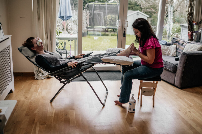 I offer sessions in the comfort of your own home, with a specialised treatment chair for comfort and relaxation. I can set up in your living room and offer a relaxing and effective treatment. 