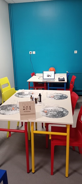 atelier d'aromathérapie avec la maison du crêt de roch à Saint-Etienne le 8 mars 2024 elodie ALLIBERT réflexologie et aromathérapie