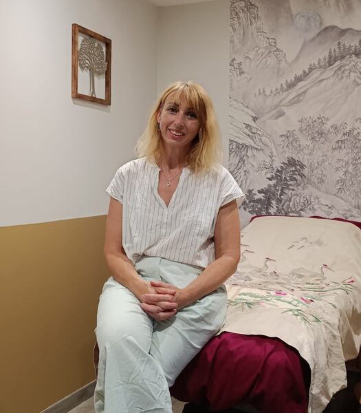 photo d'élodie Allibert réflexologue et conseillère en aromathérapie à saint-etienne