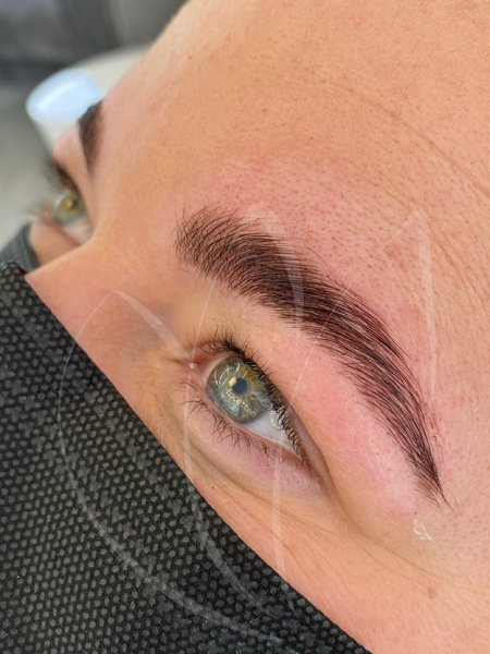 Bowlifting mit Henna Brows