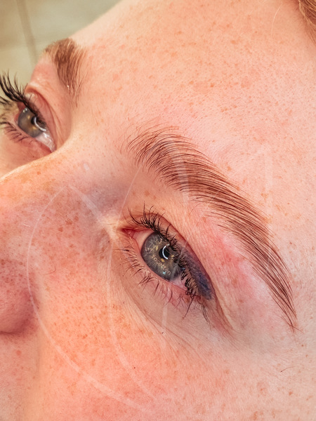 Browlifting ohne Färben