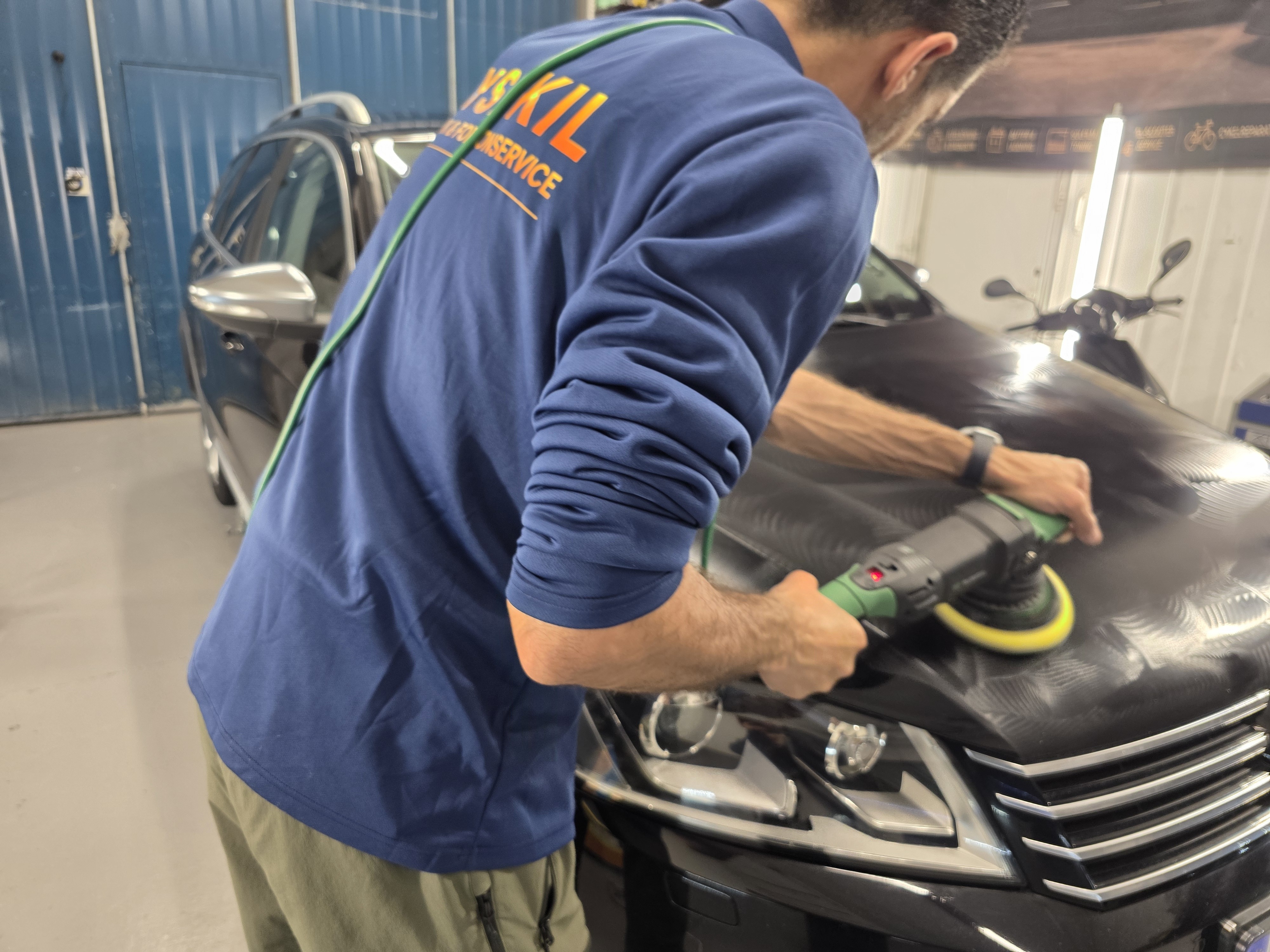 Service image