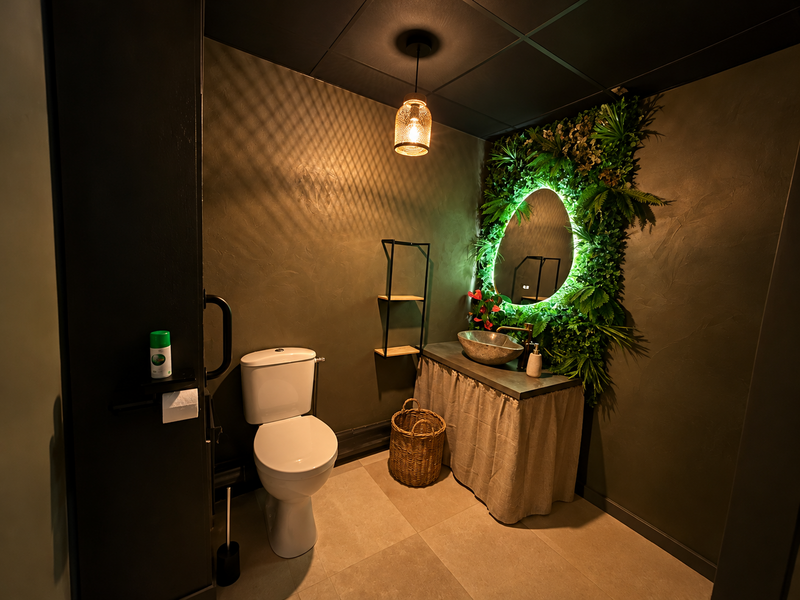 Les sanitaires - WC de droite