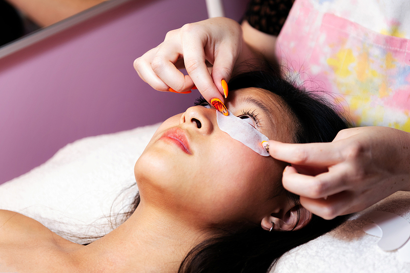 Magnetic Lashes Vs Eyelash Extensions: Which Is Better?