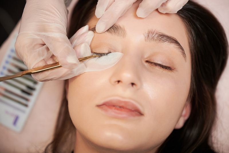 The Hype Behind Hybrid Lashes: Are They Worth The Try?