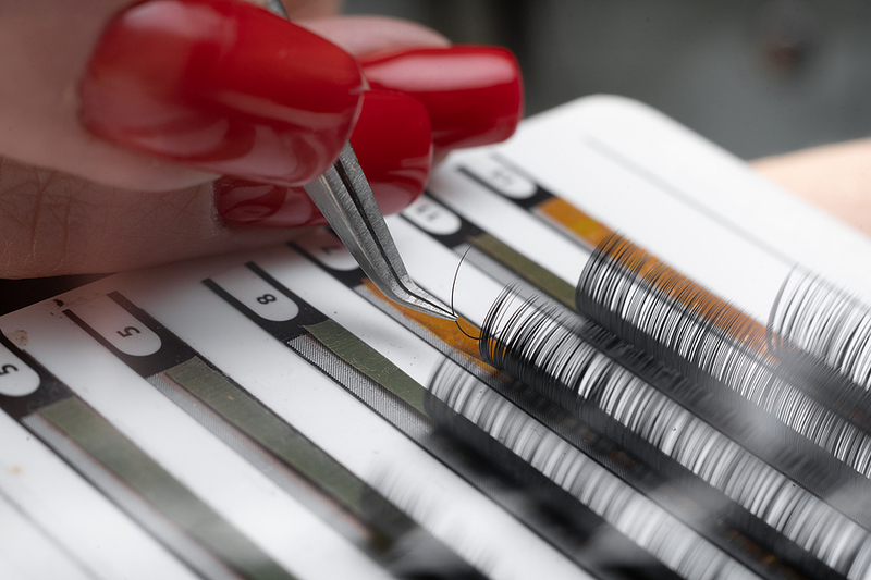 What Are False Lashes And Extensions Really Made Of?