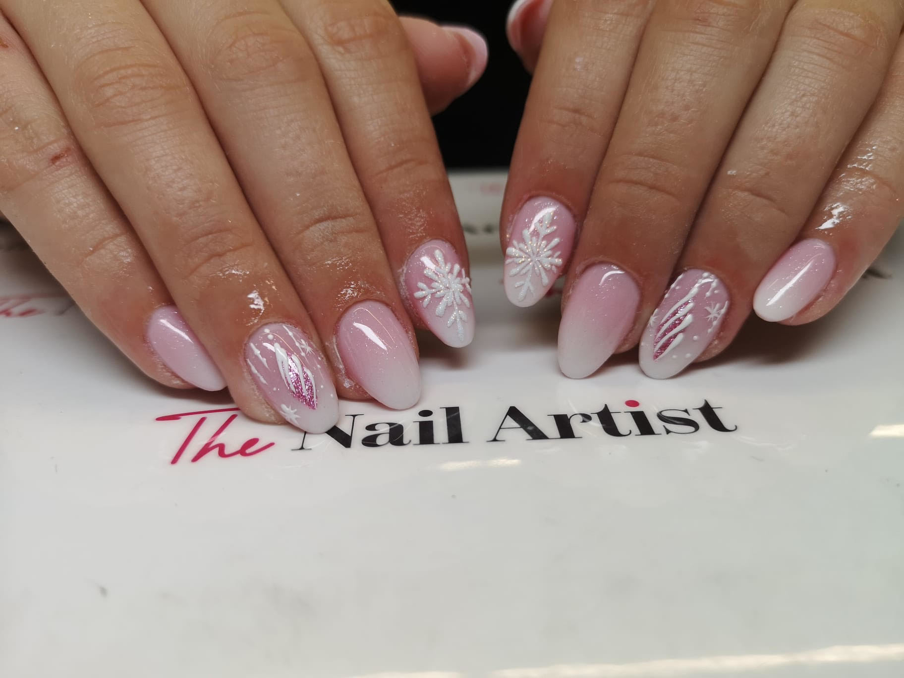 Schedule online with The Nail Artist Rheinpark on Booking.page