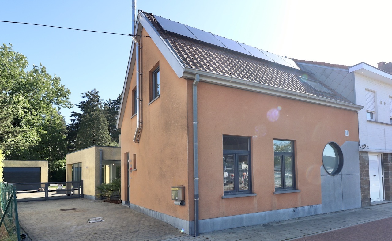 Service image